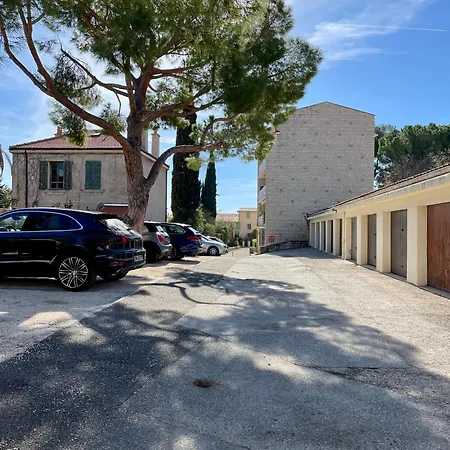 Au Coeur Et Au Calme De Bandol, Parking Et Climatisation *